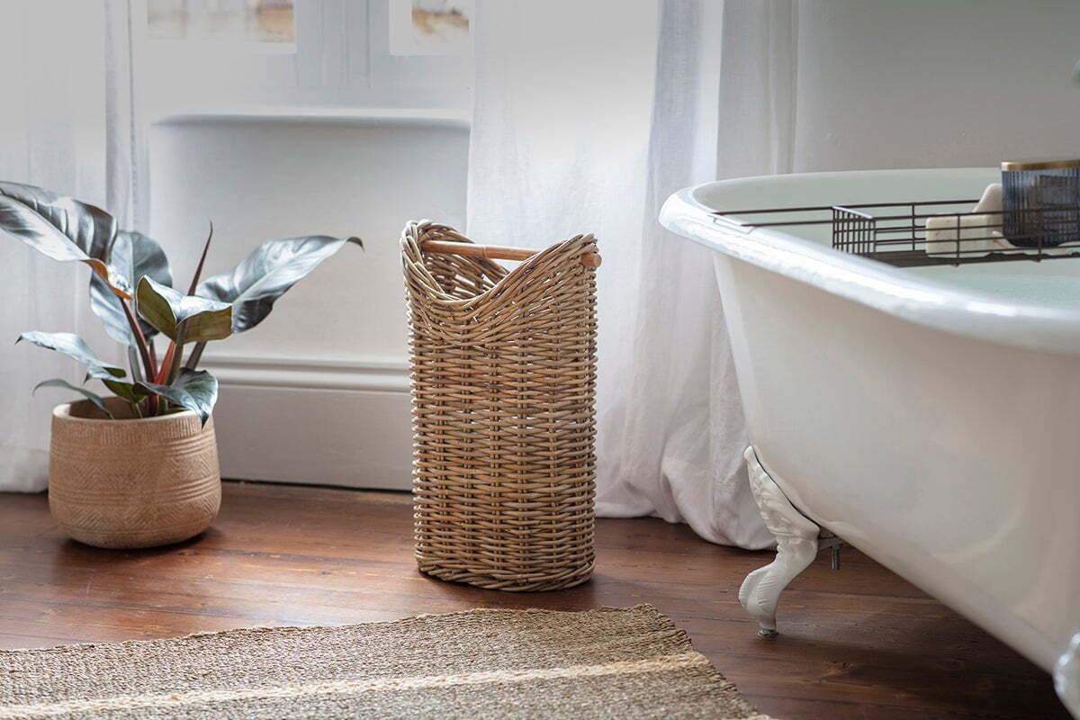 Amandi Toilet Roll Holder