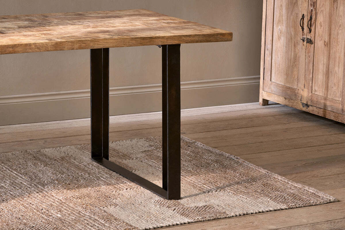 Fia Dining Table