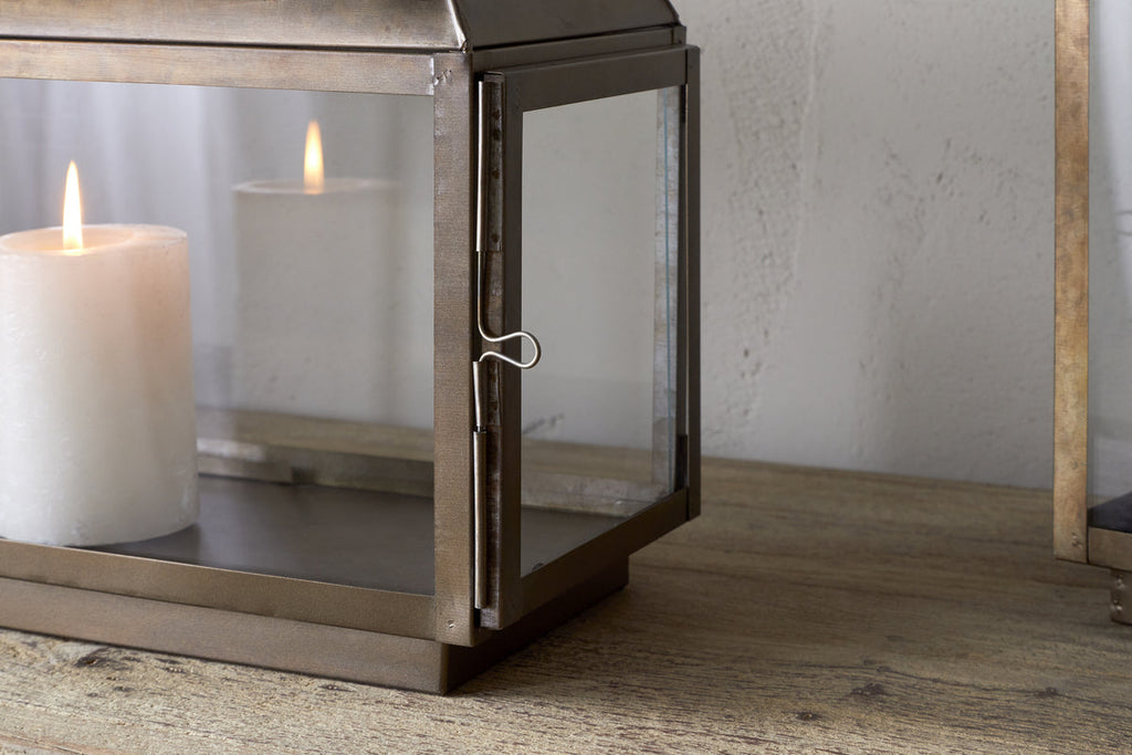 Kiwanda Wide Lantern - Antique Brass