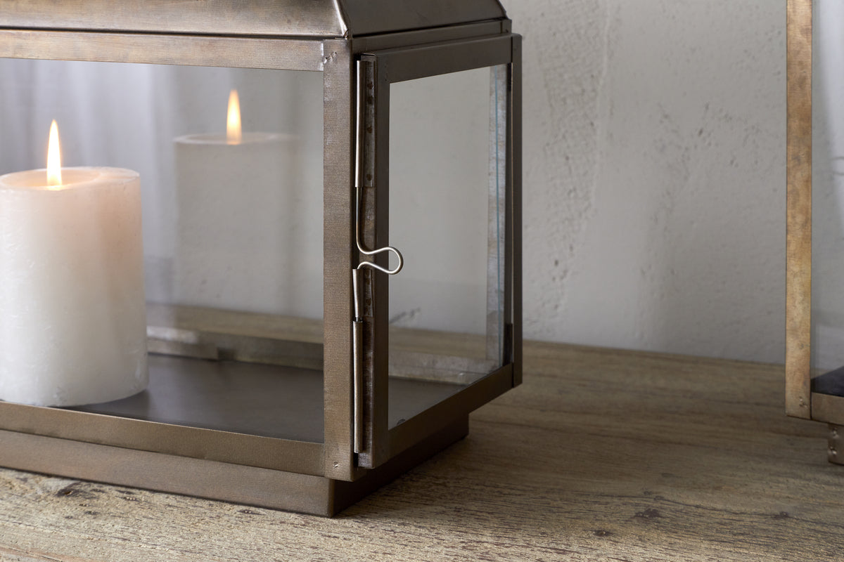 Kiwanda Wide Lantern - Antique Brass