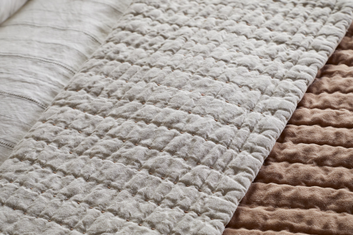 Nidra Velvet & Linen Bed Quilt - Dusty Pink