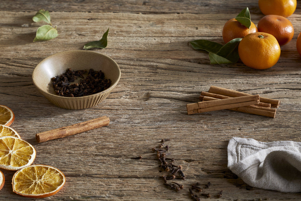 Mandarin & Clove Reed Diffuser - Antique Gold
