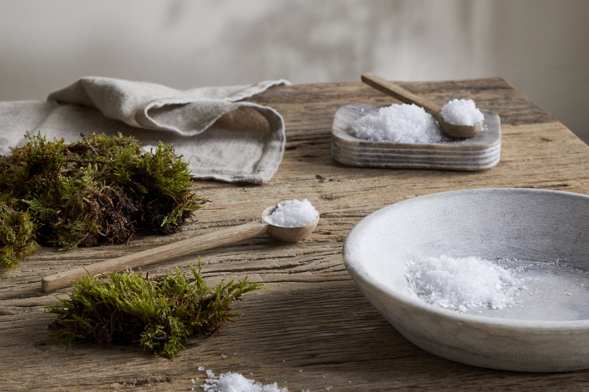 Sea Salt & Moss 3 Wick Scented Candle - Aged Smoke - 3 Wick