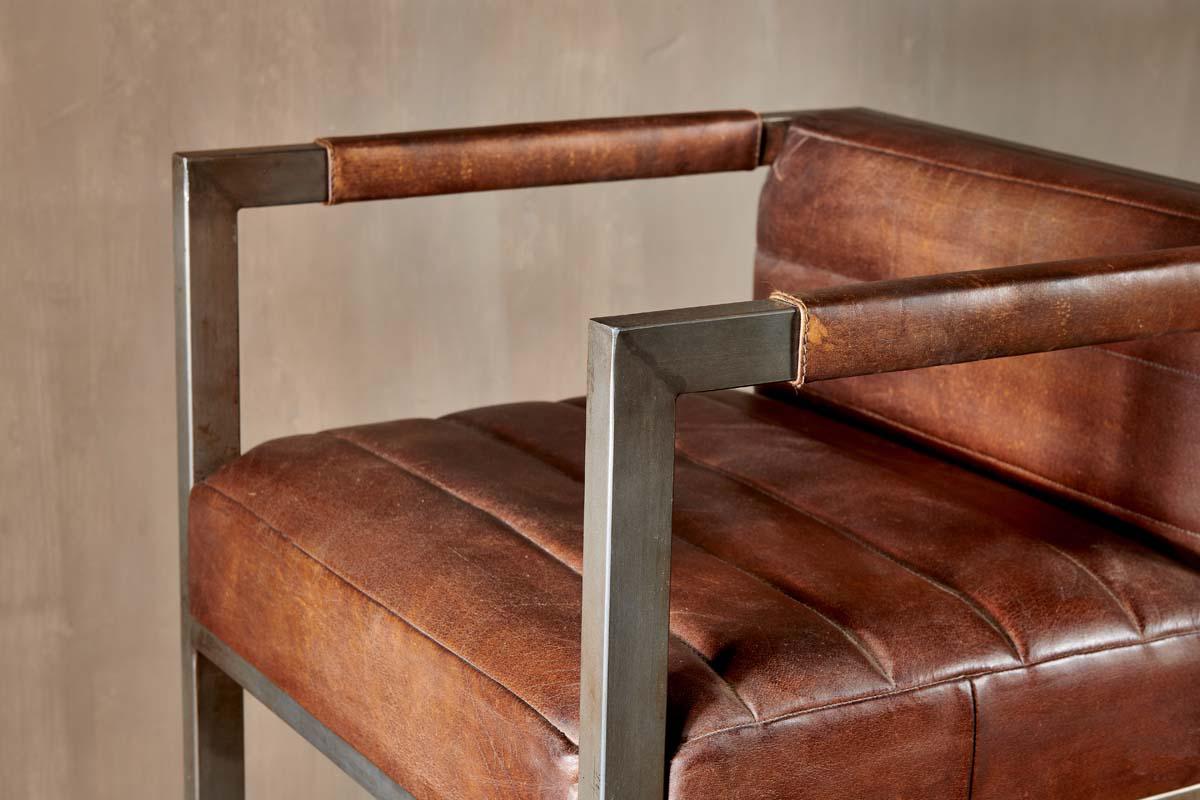 Wamma Leather Bar Chair